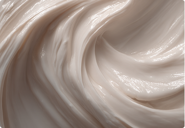 Unterstützt Schutz vor umweltbedingtem oxidativem Stress (Ubiquinon Q10, Tocopherol, Dimethylmethoxychromanol, Retinyl Palmitate).