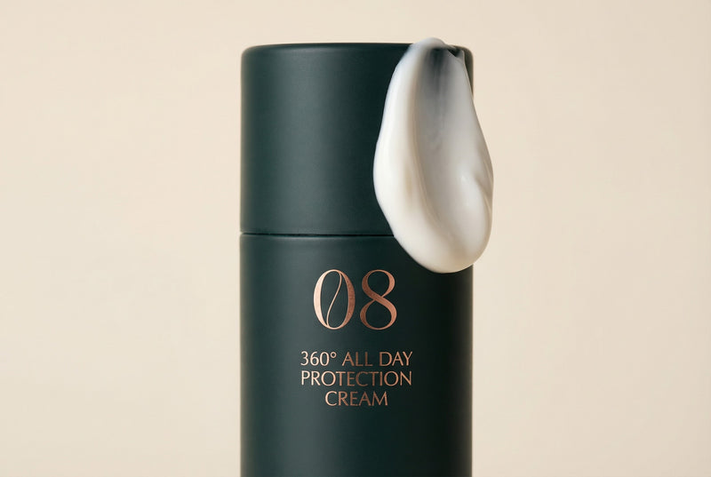 Unterstützt Schutz vor umweltbedingtem oxidativem Stress (Ubiquinon Q10, Tocopherol, Dimethylmethoxychromanol, Retinyl Palmitate).