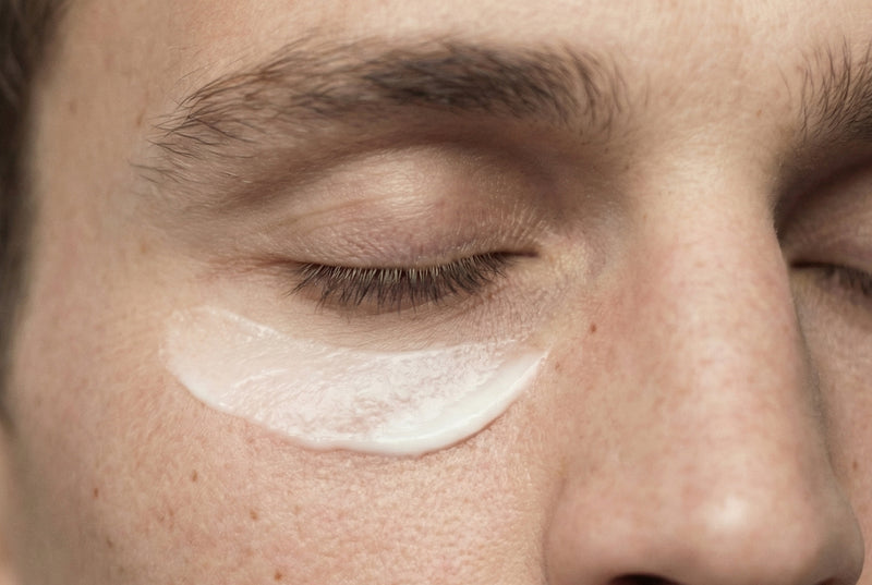 Spendet Feuchtigkeit und unterstützt die Barrierefunktion für deinen Hautkomfort (Glycerin, Saccharide Isomerate, pflanzliche Öle aus Mandel, Traubenkern & Sonnenblume, Olus Oil).