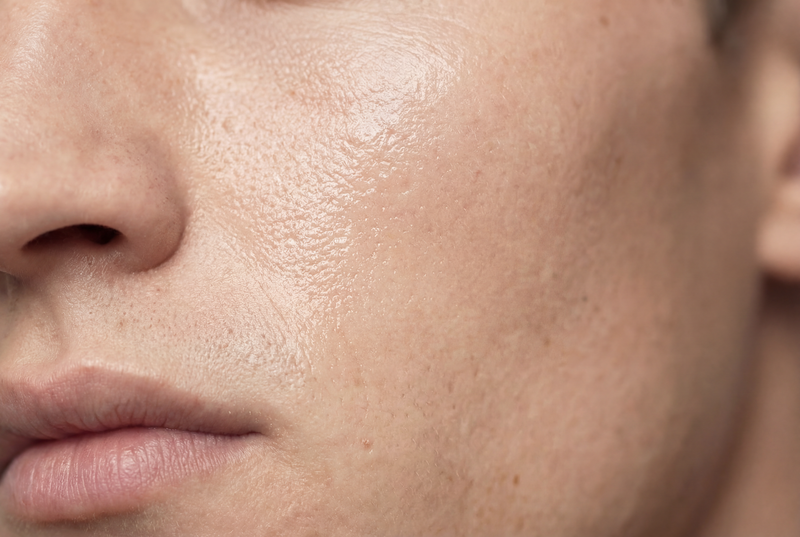 Supports your skin's moisture balance and leaves it feeling soft and relaxed (glycerin, sorbitol and water-binding polymers).