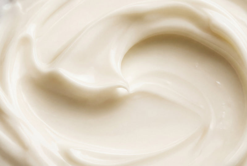 Soothes and supports skin comfort (Panthenol, Bisabolol, Allantoin).